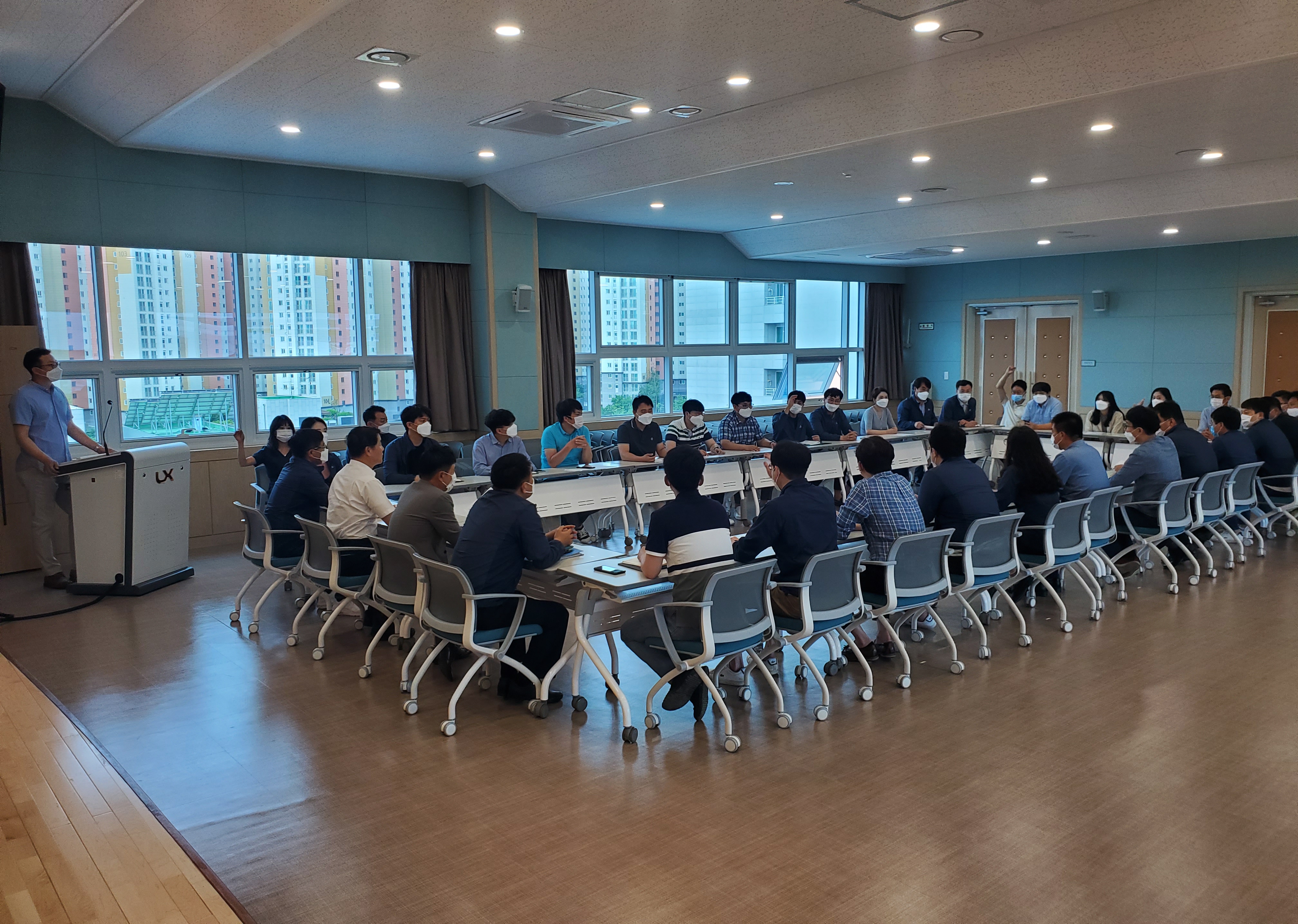 

	
		
			
				
					[LX 대전세종충남지역본부] 갑질근절 및 청렴 토론 개최 안내 이미지 입니다. 이 이미지에는 중요한 정보가 포함되어 있을 수 있습니다. 자세한 내용은 첨부파일이나 본문 내용을 참고해 주세요.
				
				
			
		
		
	
	