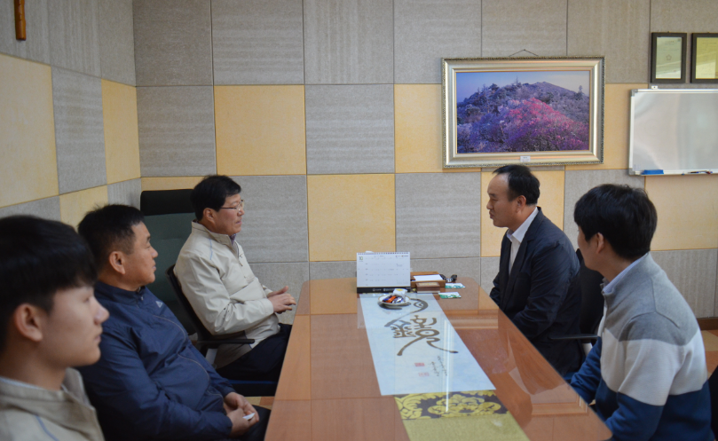

	
		
			
				
					전주 덕진노인복지관 배식봉사 안내 이미지 입니다. 이 이미지에는 중요한 정보가 포함되어 있을 수 있습니다. 자세한 내용은 첨부파일이나 본문 내용을 참고해 주세요.
				
				
			
		
		
	
	