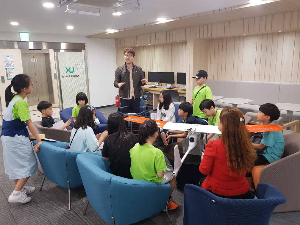 

	
		
		
			초등학생 대상 진로체험 교육기부
		
	
	