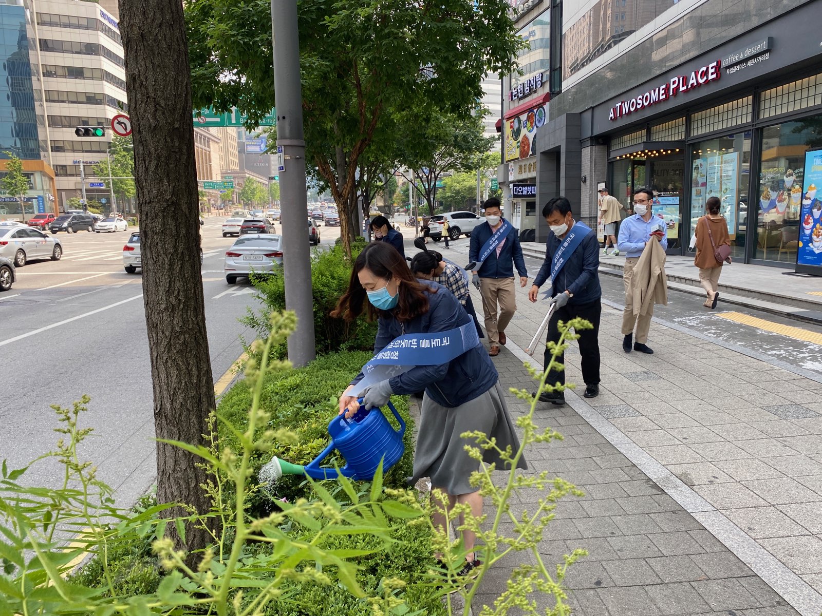 

	
		
			
				
					[LX서울지역본부] ‘공원 녹지 돌보미’사회공헌 활동 참여 안내 이미지 입니다. 이 이미지에는 중요한 정보가 포함되어 있을 수 있습니다. 자세한 내용은 첨부파일이나 본문 내용을 참고해 주세요.
				
				
			
		
		
	
	