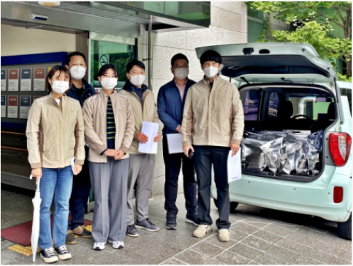 

	
		
			
				
					[LX부산울산지역본부] 지역 장애인 가정에 반찬 배달로 이웃사랑 실천 안내 이미지 입니다. 이 이미지에는 중요한 정보가 포함되어 있을 수 있습니다. 자세한 내용은 첨부파일이나 본문 내용을 참고해 주세요.
				
				
			
		
		
	
	