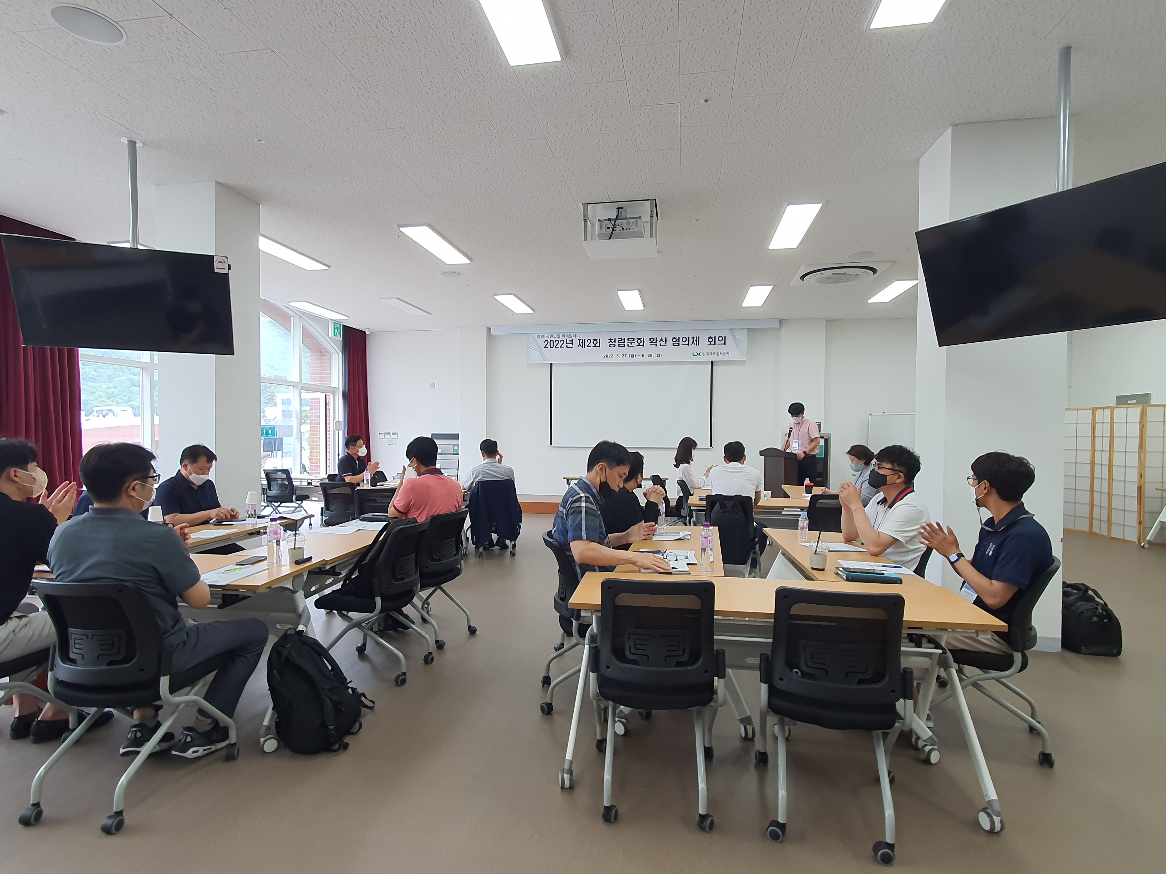 

	
		
			
				
					“연공서열 타파·다면평가 확대돼야” 안내 이미지 입니다. 이 이미지에는 중요한 정보가 포함되어 있을 수 있습니다. 자세한 내용은 첨부파일이나 본문 내용을 참고해 주세요.
				
				
			
		
		
	
	