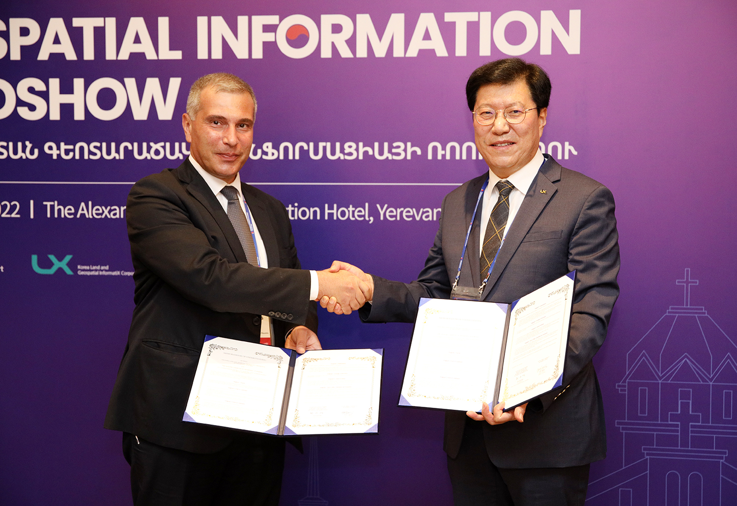 

	
		
			
				
					K-공간정보, 아르메니아서 위상 높였다 안내 이미지 입니다. 이 이미지에는 중요한 정보가 포함되어 있을 수 있습니다. 자세한 내용은 첨부파일이나 본문 내용을 참고해 주세요.
				
				
			
		
		
	
	