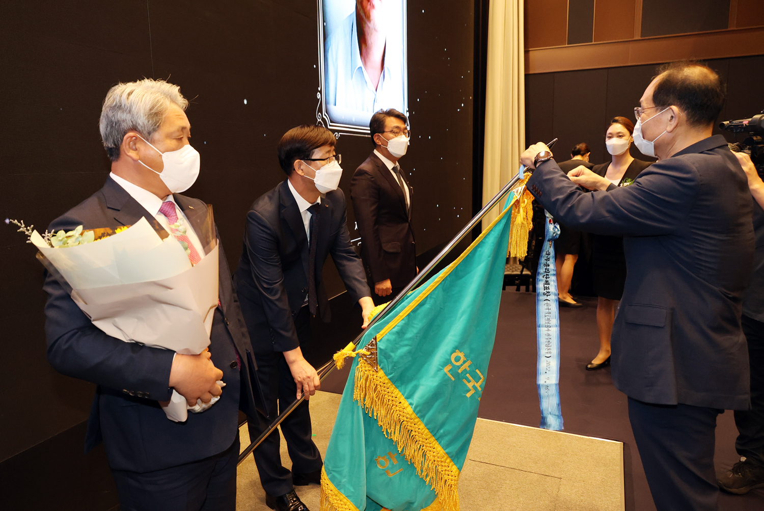 

	
		
			
				
					민간과 협업 확대해 ‘디지털 국토’ 완성 안내 이미지 입니다. 이 이미지에는 중요한 정보가 포함되어 있을 수 있습니다. 자세한 내용은 첨부파일이나 본문 내용을 참고해 주세요.
				
				
			
		
		
	
	