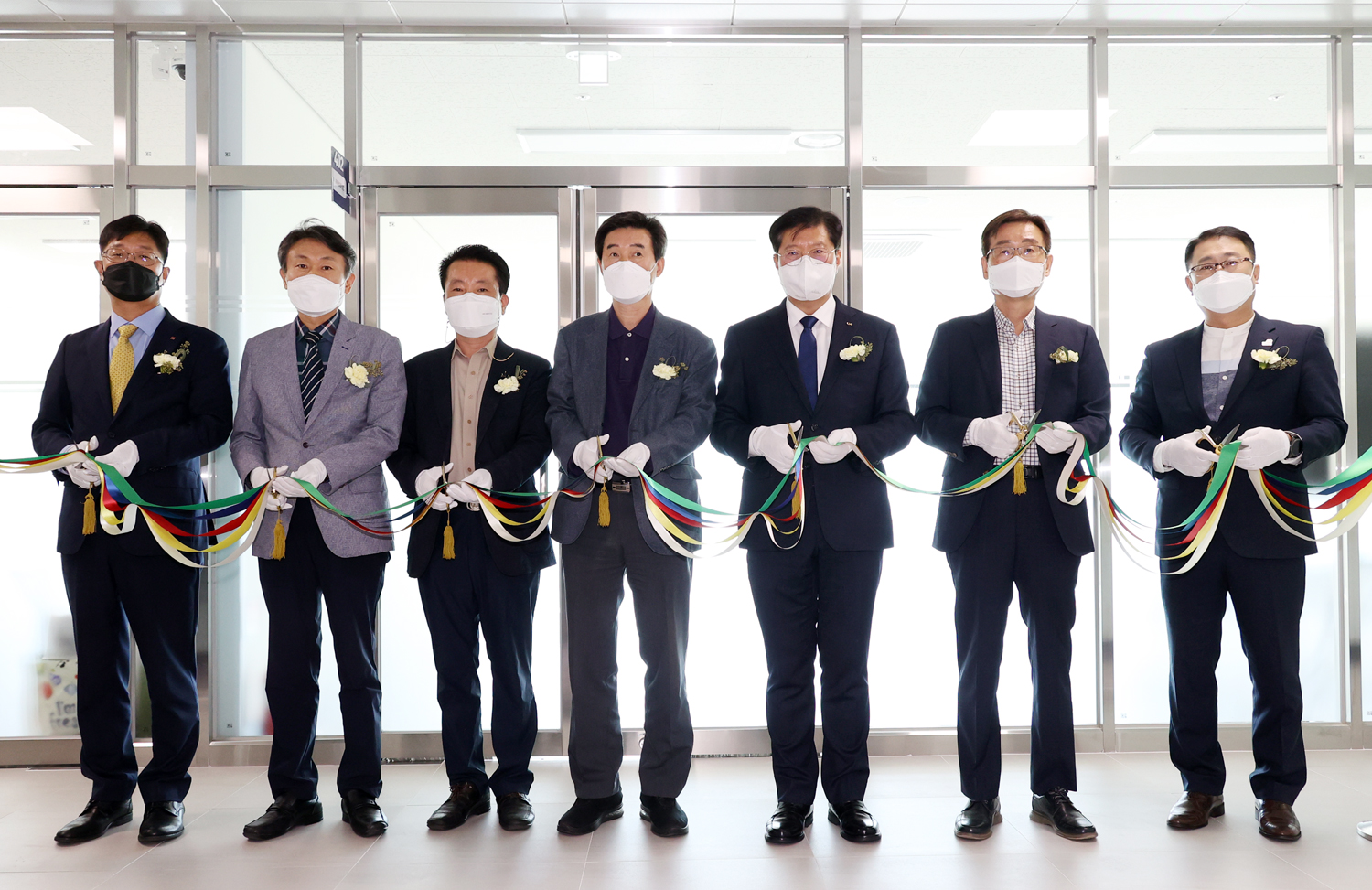 

	
		
			
				
					LX공사, 지역 창업생태계 확대 위해 LX공간드림센터(전북) 개소 안내 이미지 입니다. 이 이미지에는 중요한 정보가 포함되어 있을 수 있습니다. 자세한 내용은 첨부파일이나 본문 내용을 참고해 주세요.
				
				
			
		
		
	
	