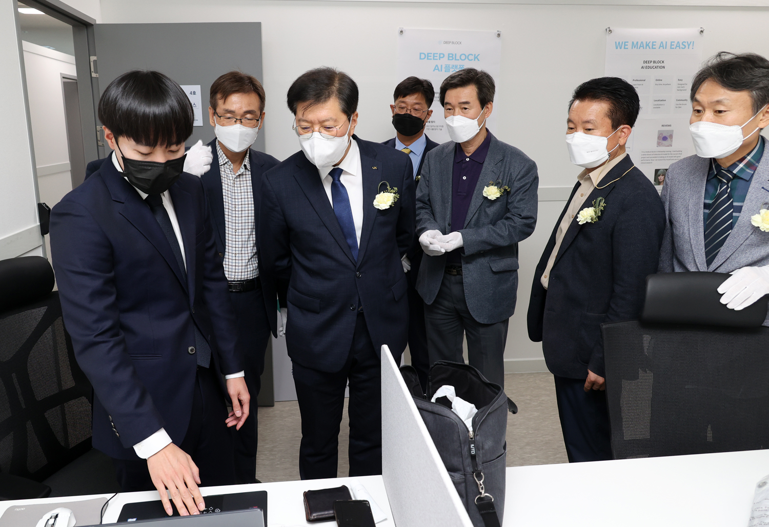 

	
		
			
				
					LX공사, 지역 창업생태계 확대 위해 LX공간드림센터(전북) 개소 안내 이미지 입니다. 이 이미지에는 중요한 정보가 포함되어 있을 수 있습니다. 자세한 내용은 첨부파일이나 본문 내용을 참고해 주세요.
				
				
			
		
		
	
	