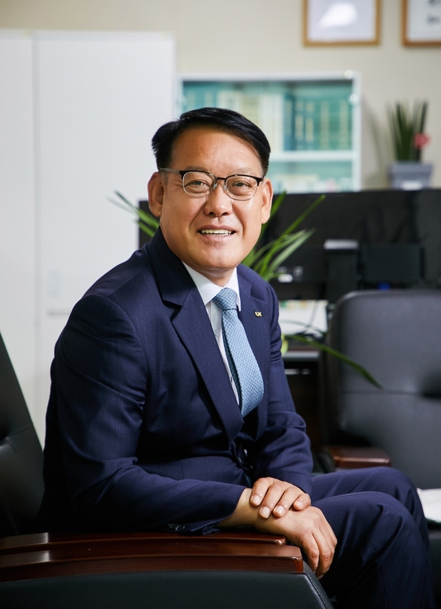 

	
		
			
				
					[LX충북지역본부] 이승택 LX한국국토정보공사 충북지역본부장 인터뷰 안내 이미지 입니다. 이 이미지에는 중요한 정보가 포함되어 있을 수 있습니다. 자세한 내용은 첨부파일이나 본문 내용을 참고해 주세요.
				
				
			
		
		
	
	