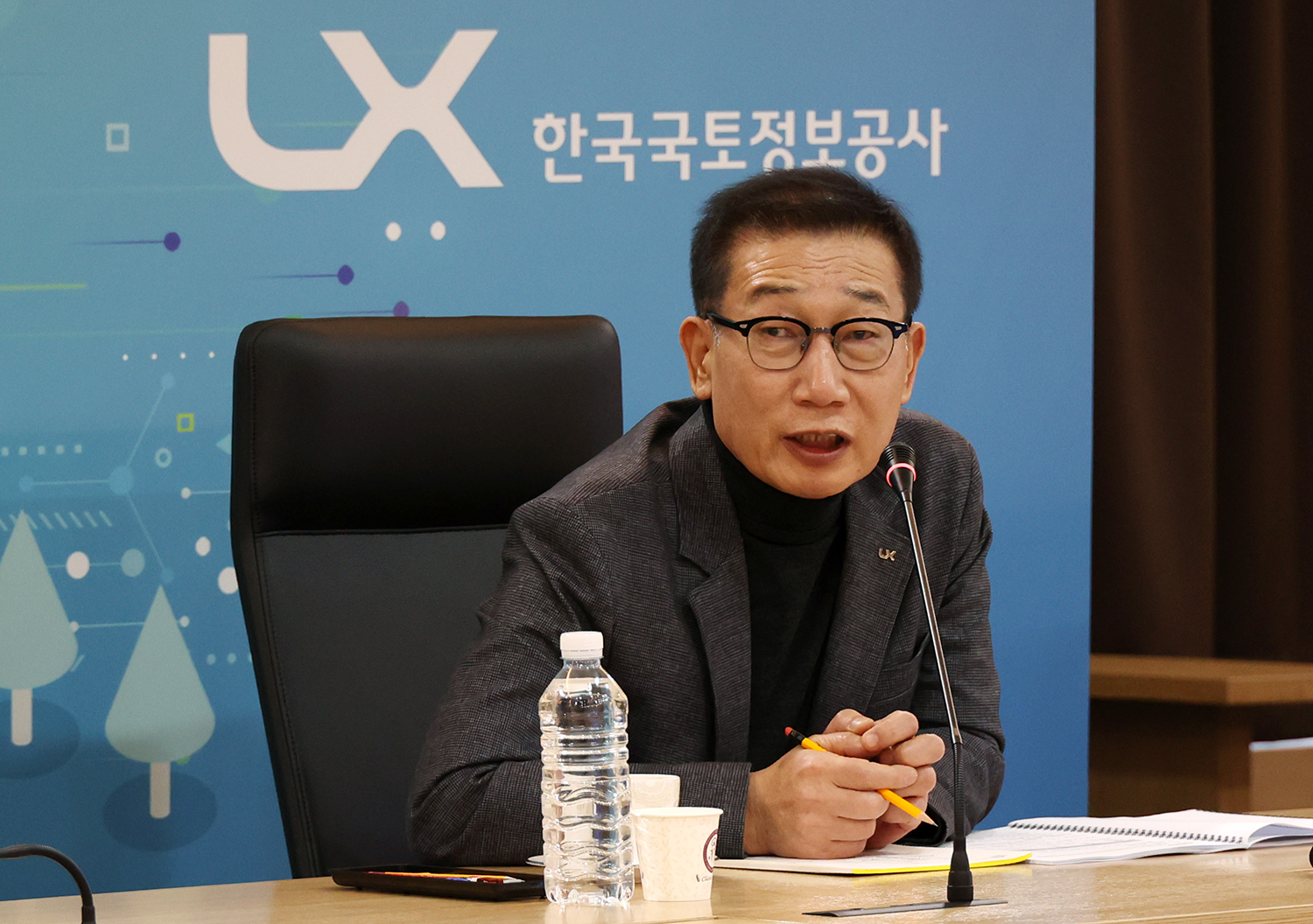 

	
		
			
				
					“청렴한 조직으로 거듭나려면  관리자가 소통·공감능력 키워야” 안내 이미지 입니다. 이 이미지에는 중요한 정보가 포함되어 있을 수 있습니다. 자세한 내용은 첨부파일이나 본문 내용을 참고해 주세요.
				
				
			
		
		
	
	