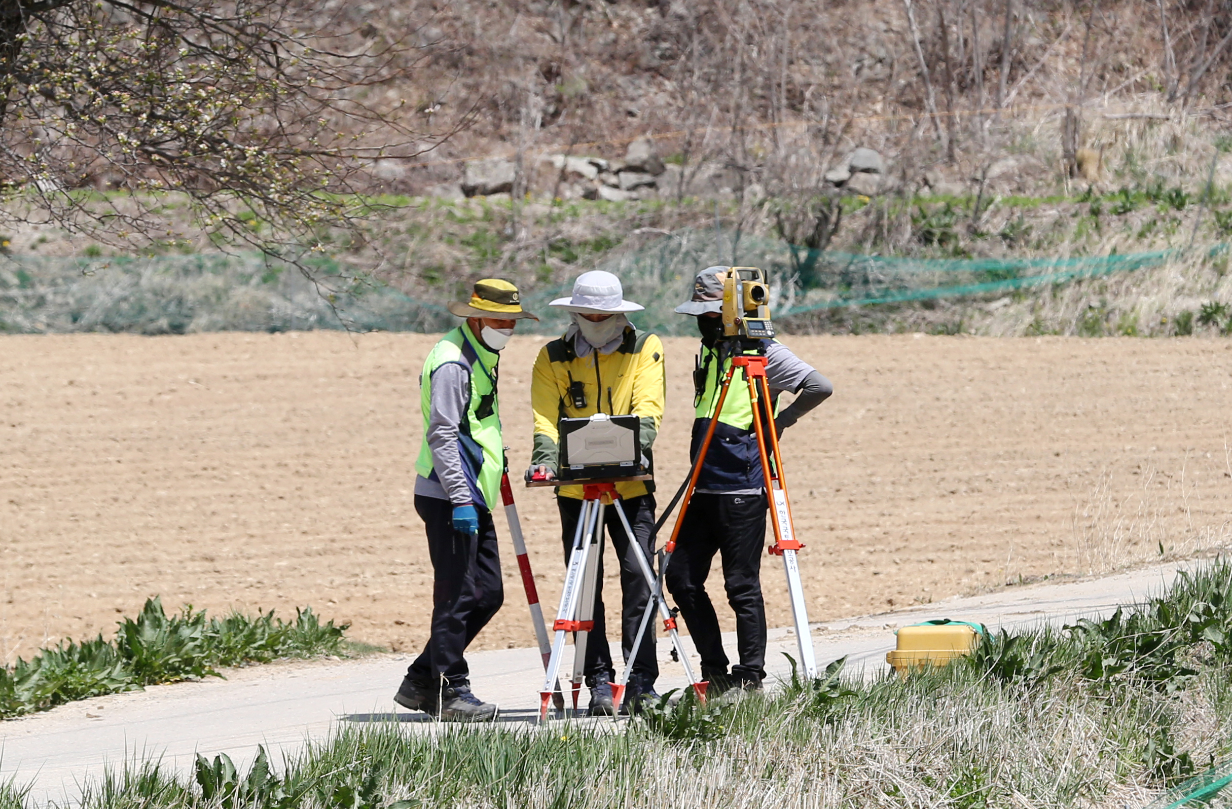 

	
		
		
			산불 특별재난지역 지적측량 수수료 2년 감면 보도자료 사진1
		
	
	