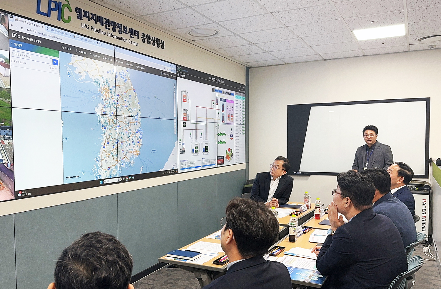 

	
		
			
				
					도시가스 소외지역, LPG배관망 구축 빨라진다 안내 이미지 입니다. 이 이미지에는 중요한 정보가 포함되어 있을 수 있습니다. 자세한 내용은 첨부파일이나 본문 내용을 참고해 주세요.
				
				
			
		
		
	
	