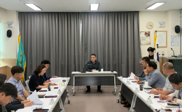 

	
		
			
				
					LX서울경기북부지역본부, ‘제2회 지사장 전략회의’ 개최 안내 이미지 입니다. 이 이미지에는 중요한 정보가 포함되어 있을 수 있습니다. 자세한 내용은 첨부파일이나 본문 내용을 참고해 주세요.
				
				
			
		
		
	
	